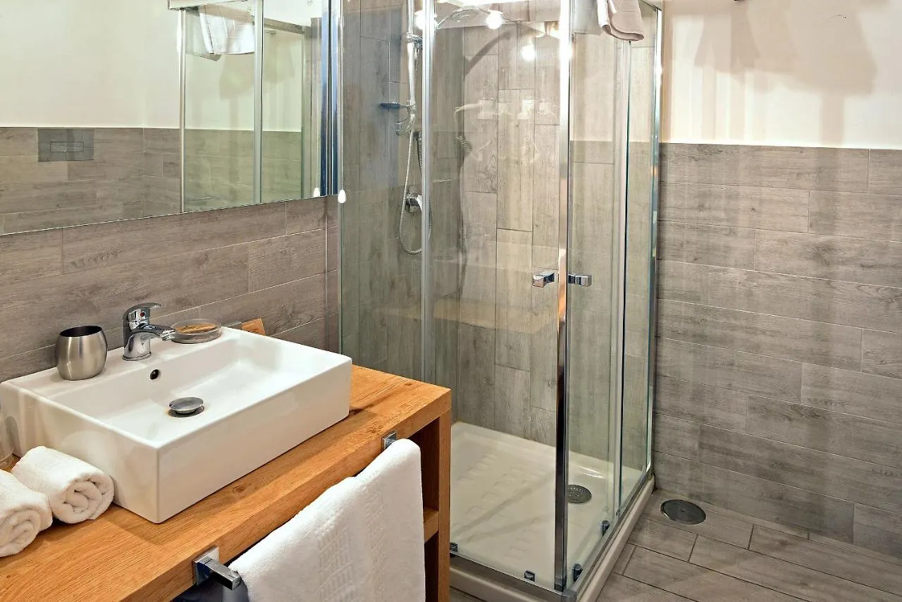 Barbarella Spa Neapol 2*,